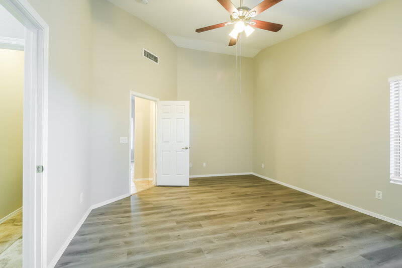 2,275/Mo, 40508 N Territory Trl Anthem, AZ 85086 Main Bathroom View