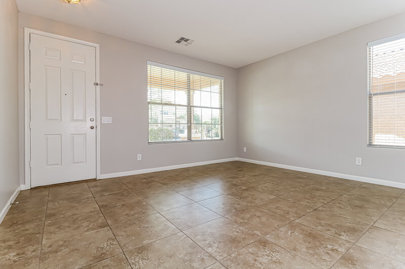 2,200/Mo, 3324 W Apollo Rd Phoenix, AZ 85041 Living Room View
