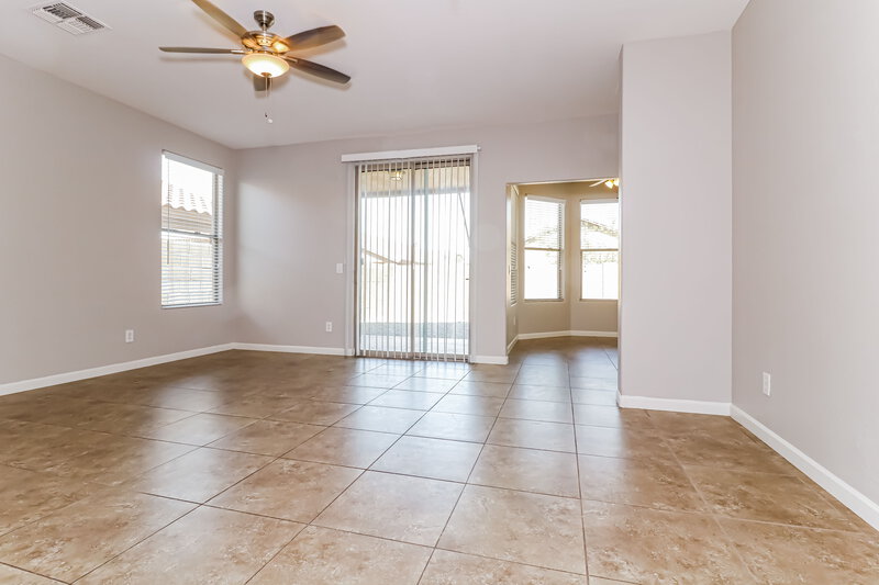 2,200/Mo, 3324 W Apollo Rd Phoenix, AZ 85041 Dining Room View