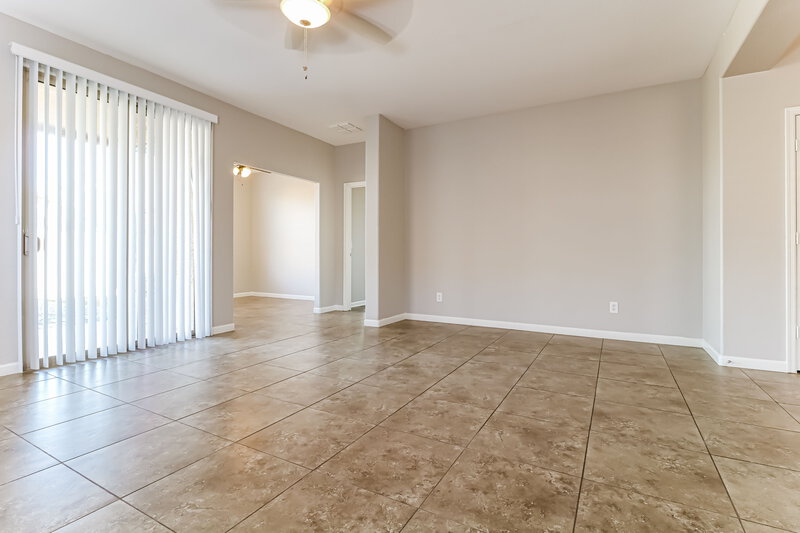 2,200/Mo, 3324 W Apollo Rd Phoenix, AZ 85041 Dining Room View 2