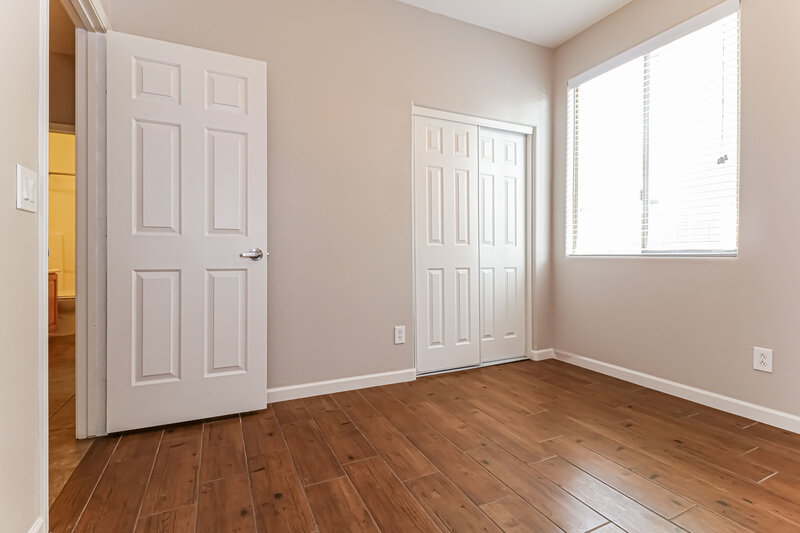 2,200/Mo, 3324 W Apollo Rd Phoenix, AZ 85041 Bedroom View
