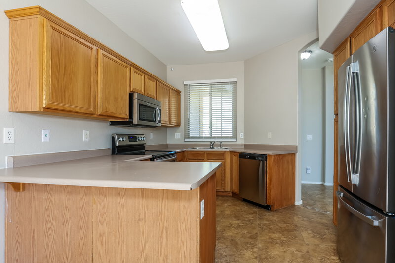 2,095/Mo, 16806 S Magenta Rd Phoenix, AZ 85048 Kitchen View