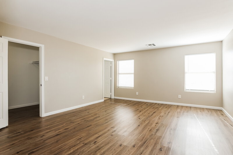 1,800/Mo, 11545 W Scotts Dr El Mirage, AZ 85335 Main Bedroom View