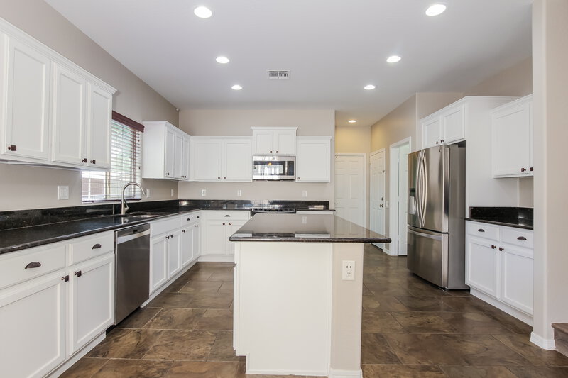 3,490/Mo, 26681 N Babbling Brook Dr Phoenix, AZ 85083 Kitchen View