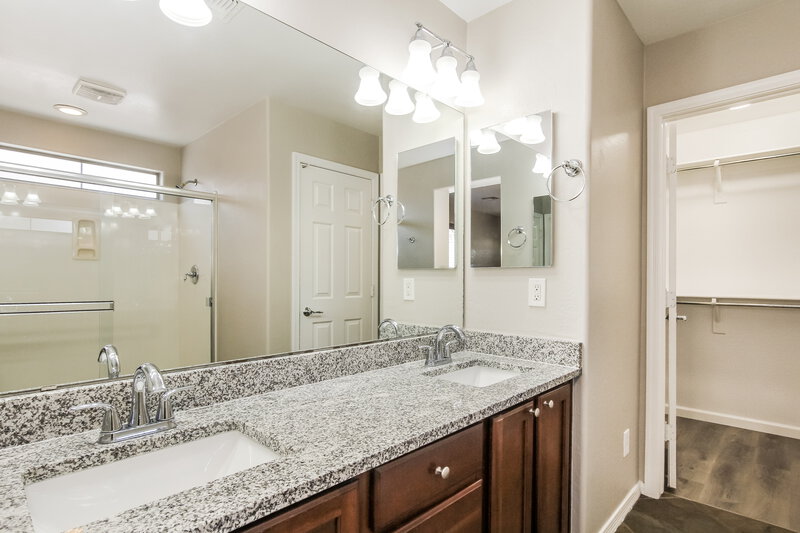 2,435/Mo, 26681 N Babbling Brook Dr Phoenix, AZ 85083 Main Bathroom View