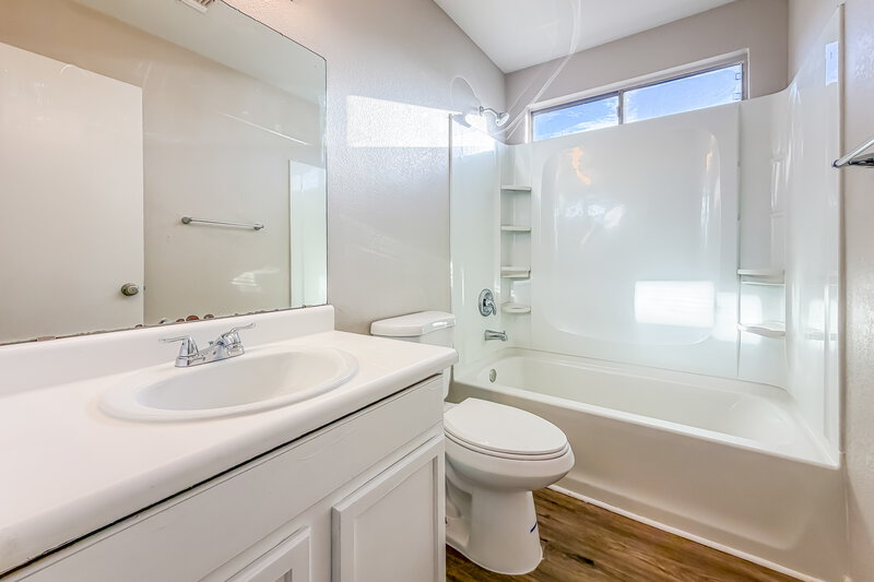 2,120/Mo, 10907 E Arcadia Ave Mesa, AZ 85208 Bathroom View 2