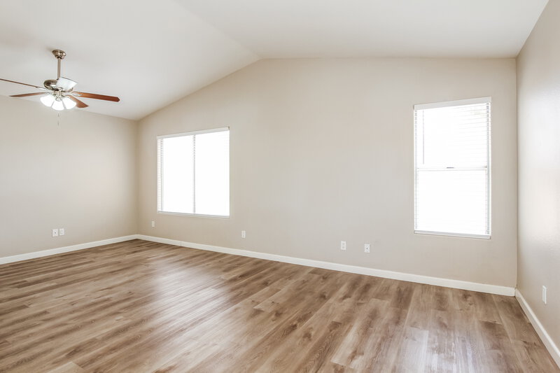 2,190/Mo, 7045 N 28th Ave Phoenix, AZ 85051 Main Bedroom View