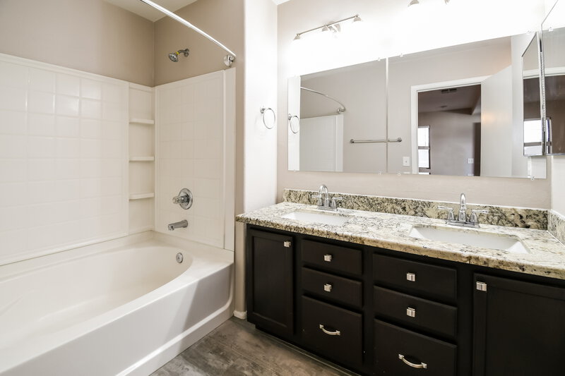 2,400/Mo, 21153 E Stonecrest Dr Queen Creek, AZ 85142 Main Bathroom View