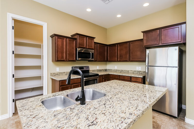 2,475/Mo, 21549 E Puesta del Sol Queen Creek, AZ 85142 Kitchen View