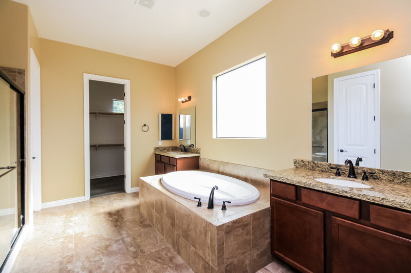 2,475/Mo, 21549 E Puesta del Sol Queen Creek, AZ 85142 Main Bathroom View