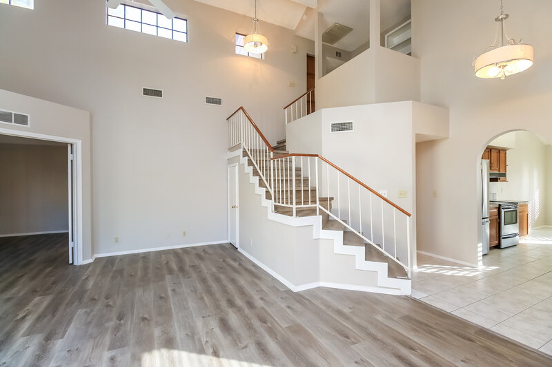 2,375/Mo, 1041 E Sunburst Ln Tempe, AZ 85284 Living Room View 2