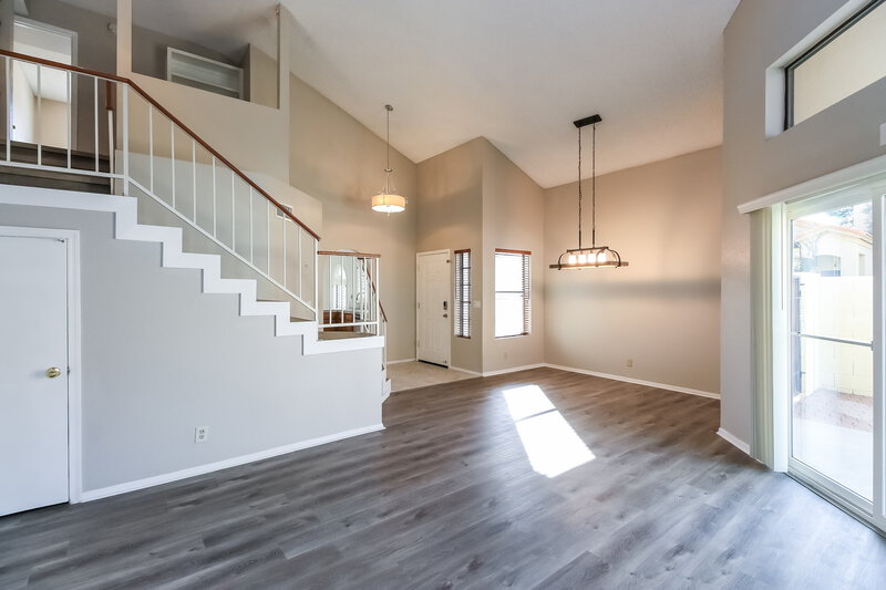 2,375/Mo, 1041 E Sunburst Ln Tempe, AZ 85284 Living Room View 3