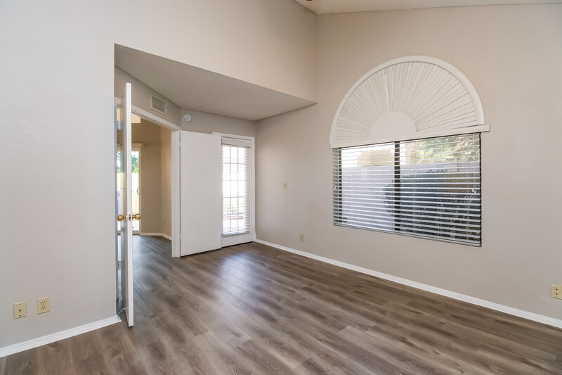 2,375/Mo, 1041 E Sunburst Ln Tempe, AZ 85284 Main Bedroom View 2