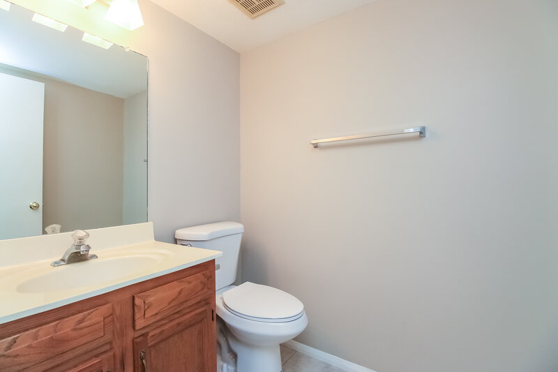 2,375/Mo, 1041 E Sunburst Ln Tempe, AZ 85284 Bathroom View 2
