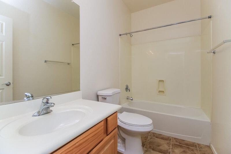 2,280/Mo, 6279 S Sunnyvale Ct Gilbert, AZ 85298 Bathroom View