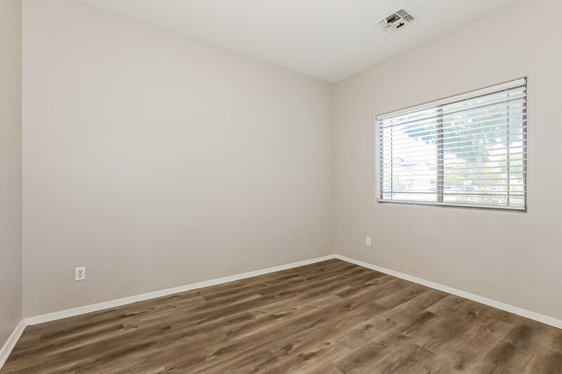 1,860/Mo, 1733 E Silversmith Trl San Tan Valley, AZ 85143 Bedroom View 2