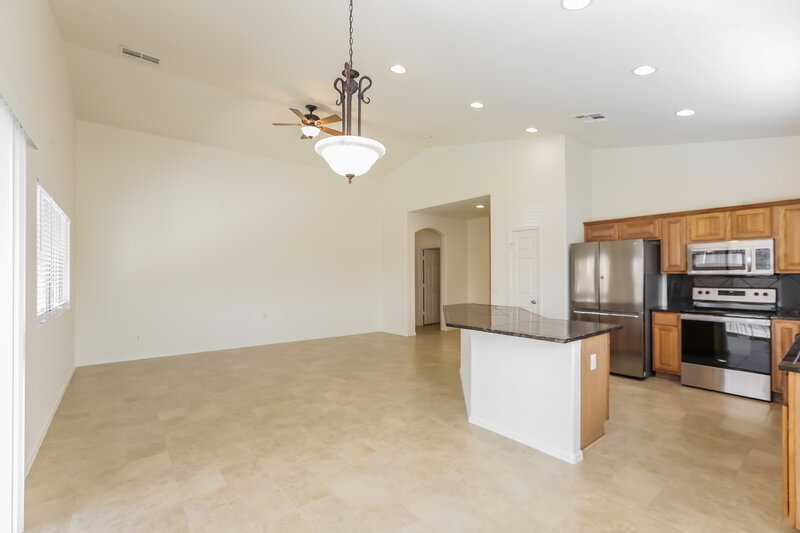 2,135/Mo, 9127 W Elwood St Tolleson, AZ 85353 Living Room View