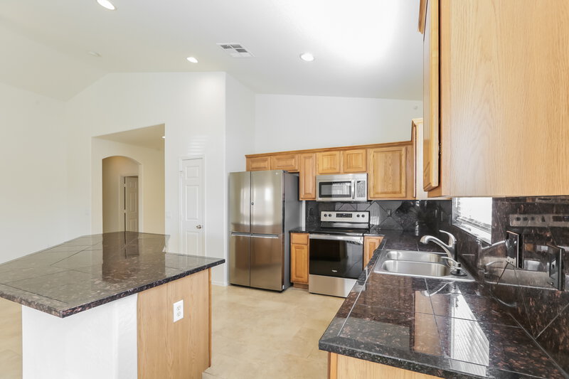 2,135/Mo, 9127 W Elwood St Tolleson, AZ 85353 Kitchen View