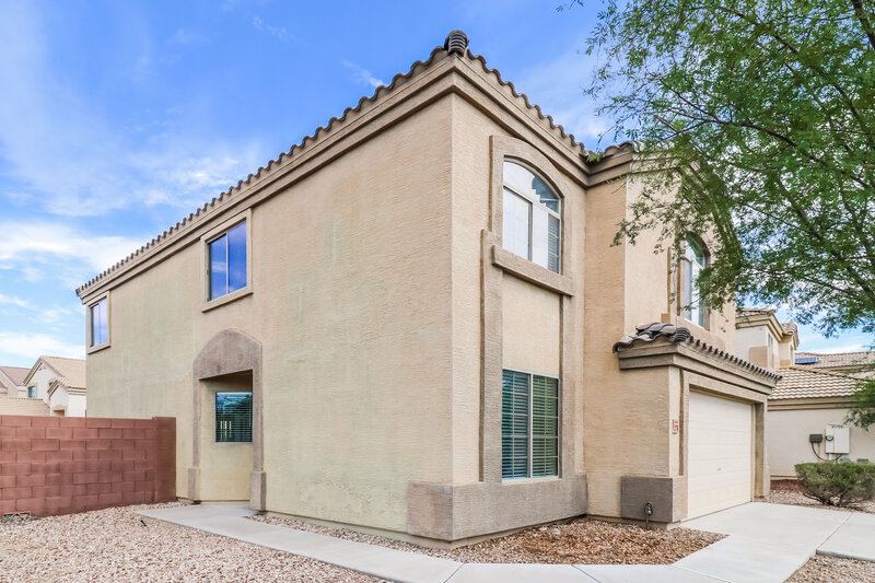 2,165/Mo, 21790 W Ashleigh Marie Dr Buckeye, AZ 85326 Front View