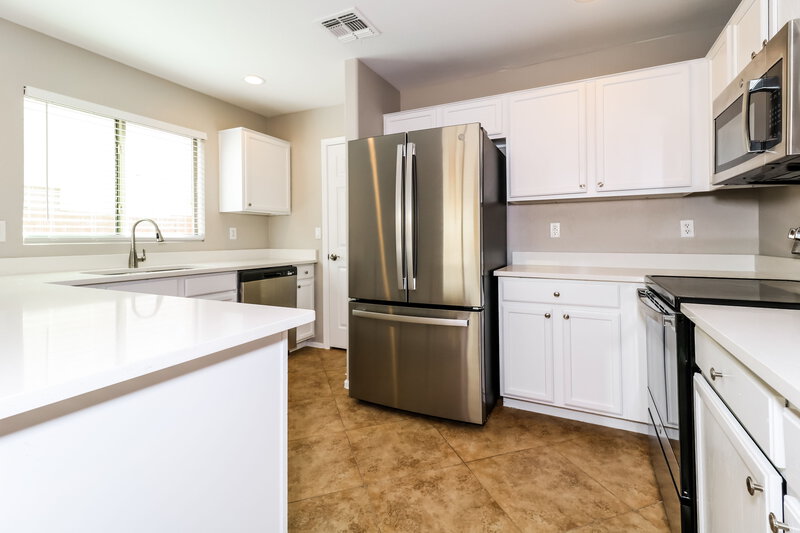 2,165/Mo, 21790 W Ashleigh Marie Dr Buckeye, AZ 85326 Kitchen View