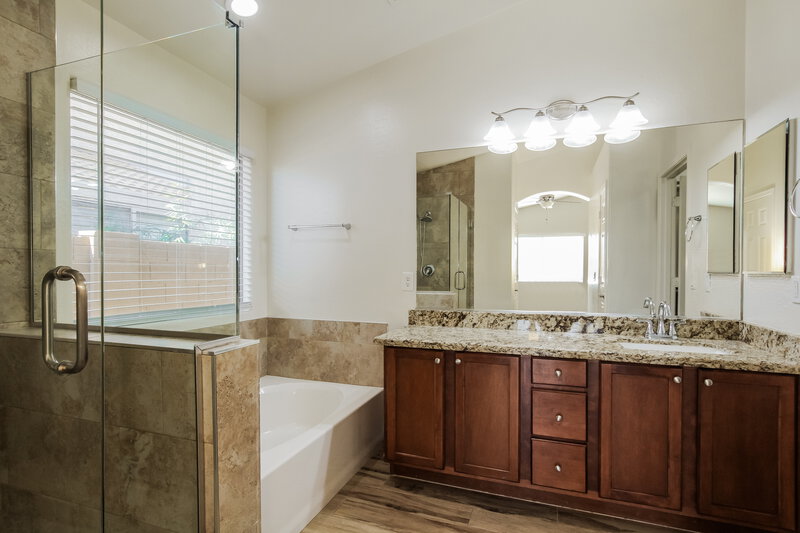 2,060/Mo, 5207 W T Ryan Lane Laveen, AZ 85339 Main Bathroom View