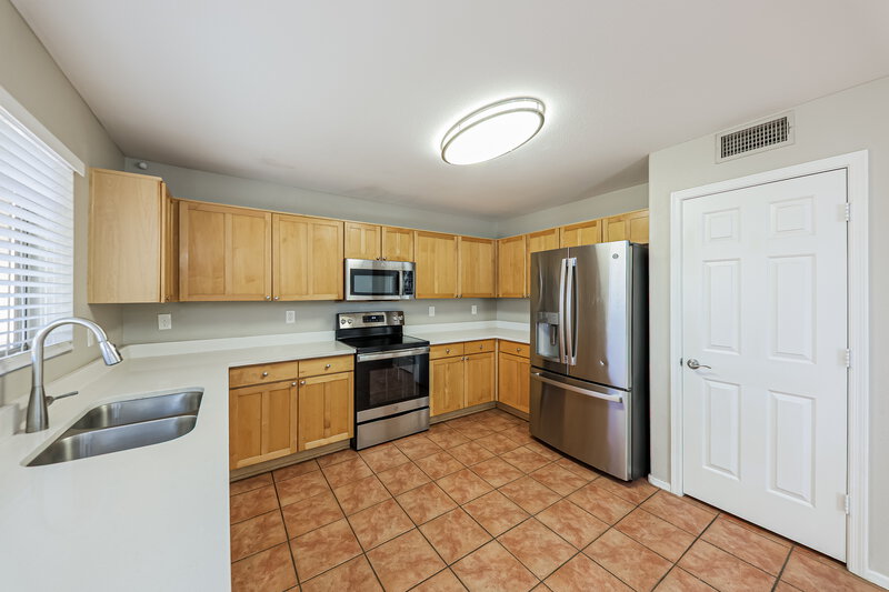 1,880/Mo, 15911 W Tasha Dr Surprise, AZ 85374 Kitchen View