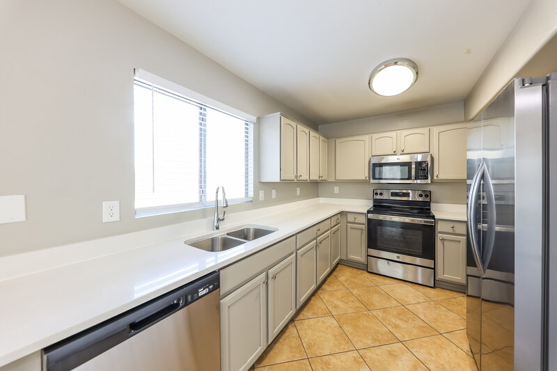 2,000/Mo, 1304 S 159th Ave Goodyear, AZ 85338 Kitchen View