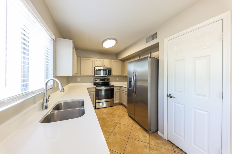 2,000/Mo, 1304 S 159th Ave Goodyear, AZ 85338 Kitchen View 2