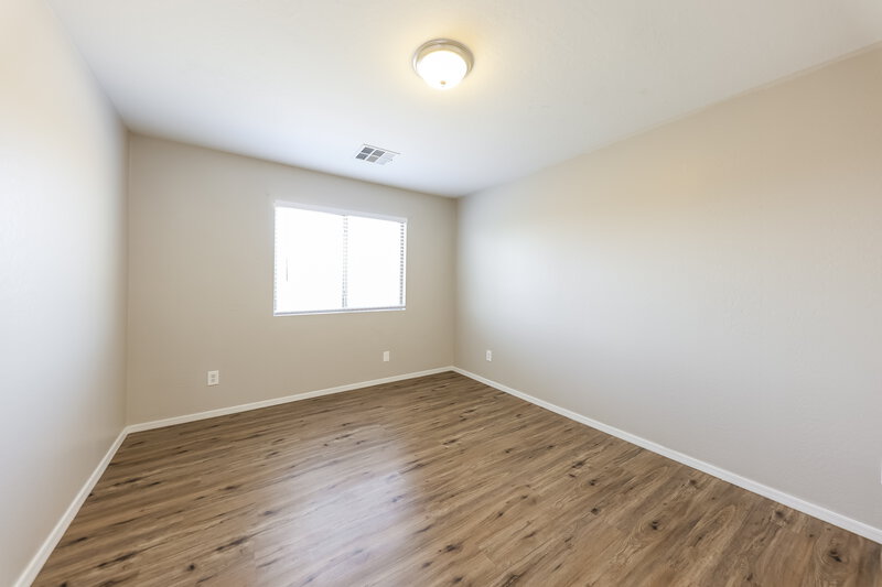 2,000/Mo, 1304 S 159th Ave Goodyear, AZ 85338 Bedroom View 3