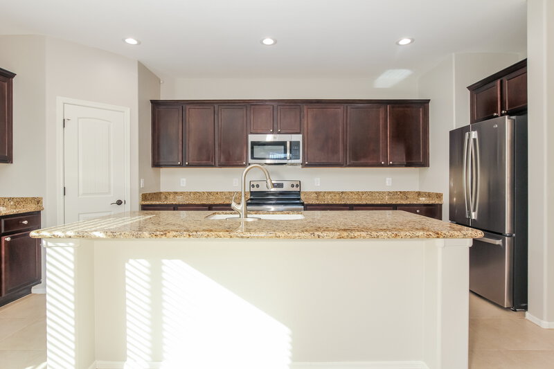 2,105/Mo, 12051 W Tether Trl Peoria, AZ 85383 Kitchen View