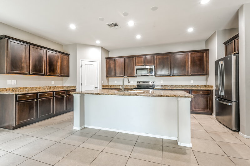 2,170/Mo, 12051 W Tether Trl Peoria, AZ 85383 Kitchen View 2