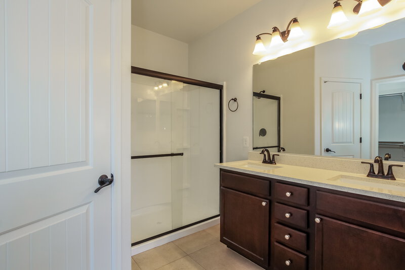 2,105/Mo, 12051 W Tether Trl Peoria, AZ 85383 Main Bathroom View