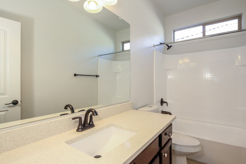 2,105/Mo, 12051 W Tether Trl Peoria, AZ 85383 Bathroom View