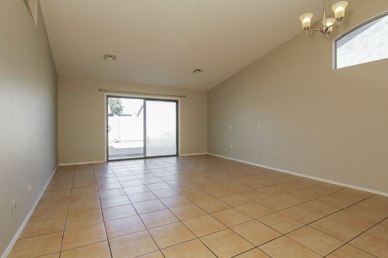 1,745/Mo, 11244 W Ruth Ave Peoria, AZ 85345 Living Room View