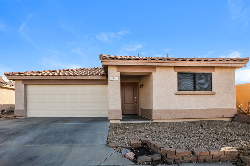 1,980/Mo, 18611 N 22nd St Lot 16 Phoenix, AZ 85024 External View