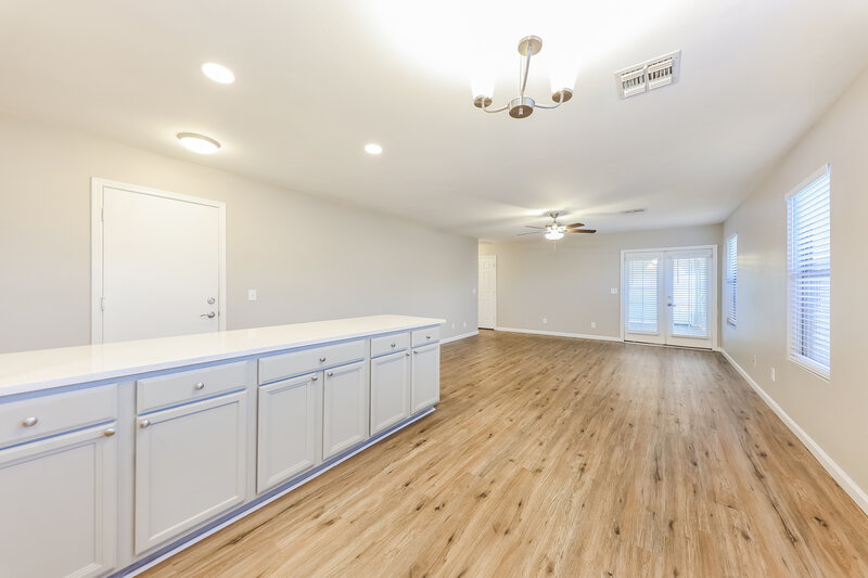 2,060/Mo, 18611 N 22nd St Lot 16 Phoenix, AZ 85024 Dining Room View