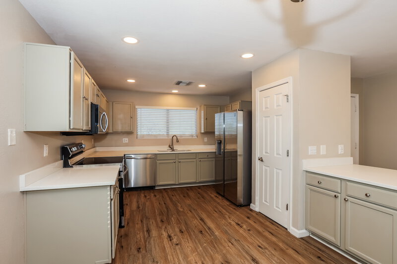 1,980/Mo, 18611 N 22nd St Lot 16 Phoenix, AZ 85024 Misc View 4