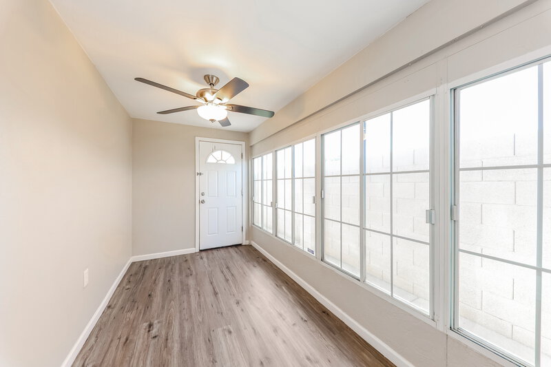 2,060/Mo, 18611 N 22nd St Lot 16 Phoenix, AZ 85024 Bonus Room View