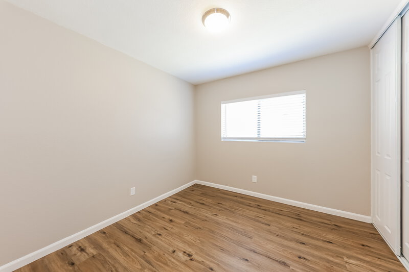 2,060/Mo, 18611 N 22nd St Lot 16 Phoenix, AZ 85024 Bedroom View 2