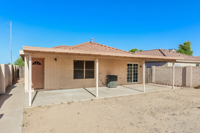 2,060/Mo, 18611 N 22nd St Lot 16 Phoenix, AZ 85024 Rear View