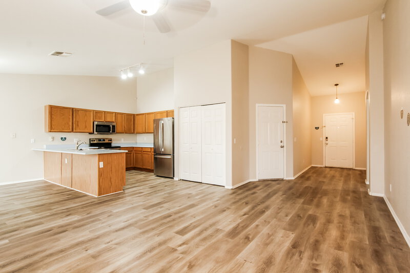 2,235/Mo, 773 E Wildhorse Dr Chandler, AZ 85286 Living Room View 2