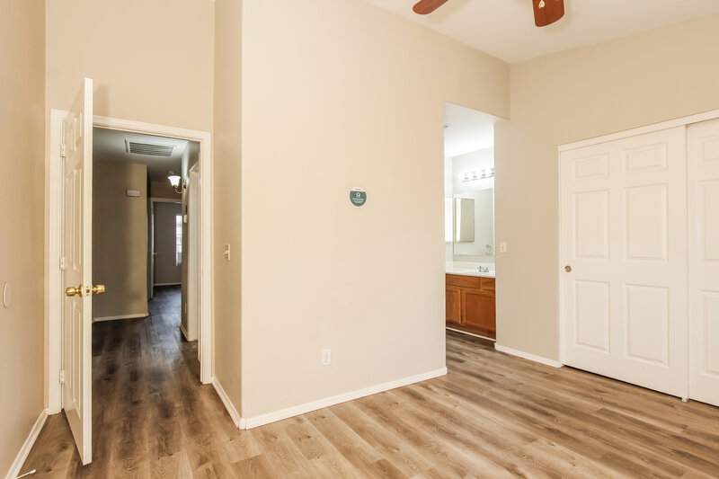 2,235/Mo, 773 E Wildhorse Dr Chandler, AZ 85286 Main Bedroom View 2