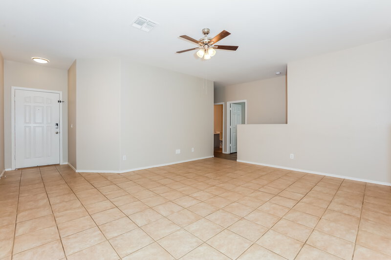 2,015/Mo, 650 E Renegade Pl Queen Creek, AZ 85143 Living Room View