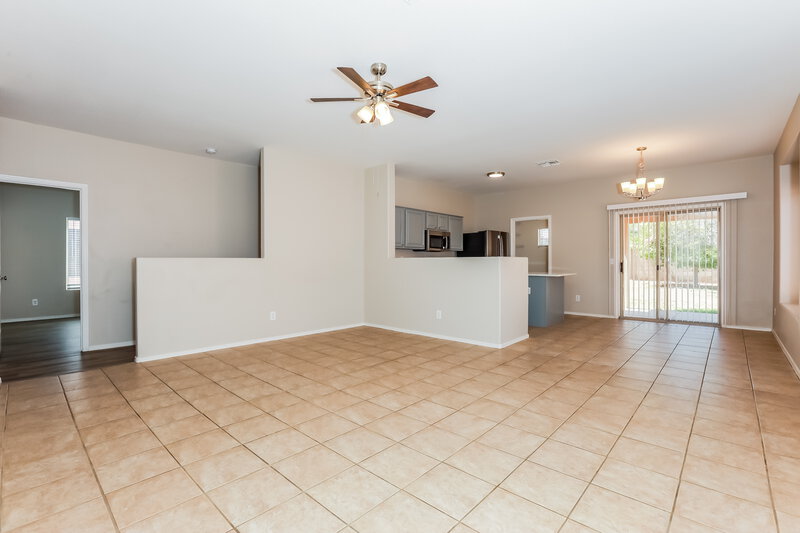 2,015/Mo, 650 E Renegade Pl Queen Creek, AZ 85143 Living Room View 2