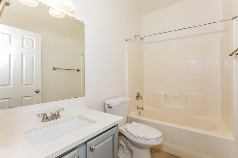 2,015/Mo, 650 E Renegade Pl Queen Creek, AZ 85143 Main Bathroom View