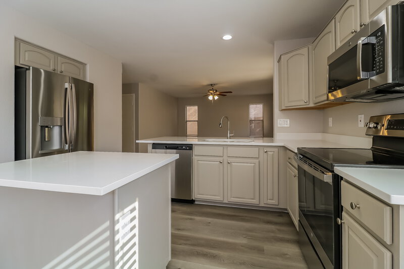 2,190/Mo, 12737 W. Desert Flower Rd Avondale, AZ 85392 Kitchen View 2