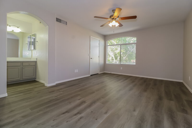 2,190/Mo, 12737 W. Desert Flower Rd Avondale, AZ 85392 Main Bedroom View