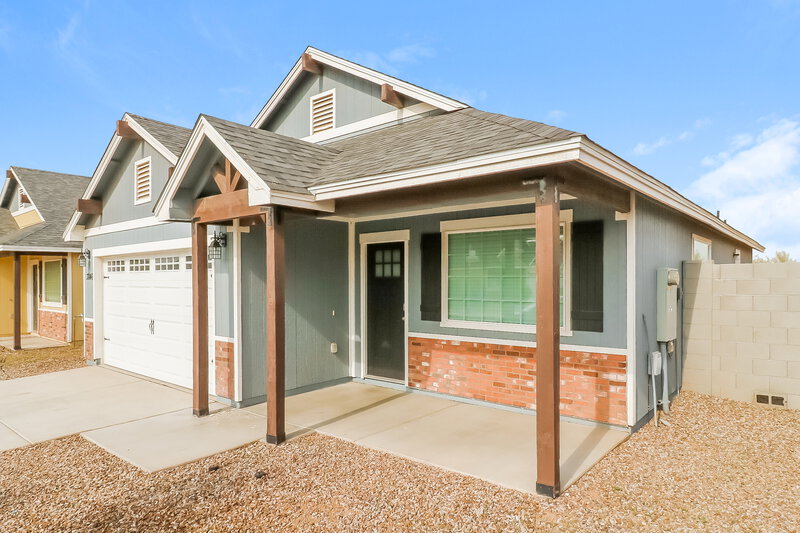 2,030/Mo, 3846 W Tamarisk Ave Phoenix, AZ 85041 Front View