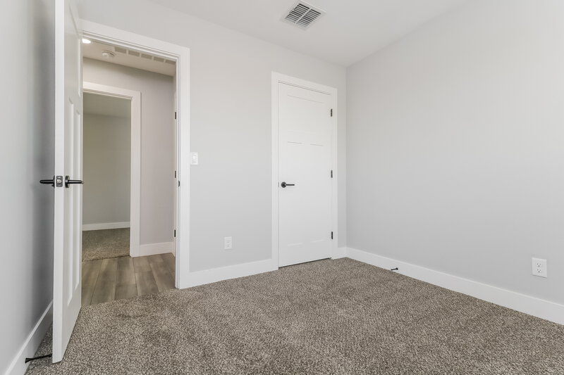 2,030/Mo, 3846 W Tamarisk Ave Phoenix, AZ 85041 Bedroom View