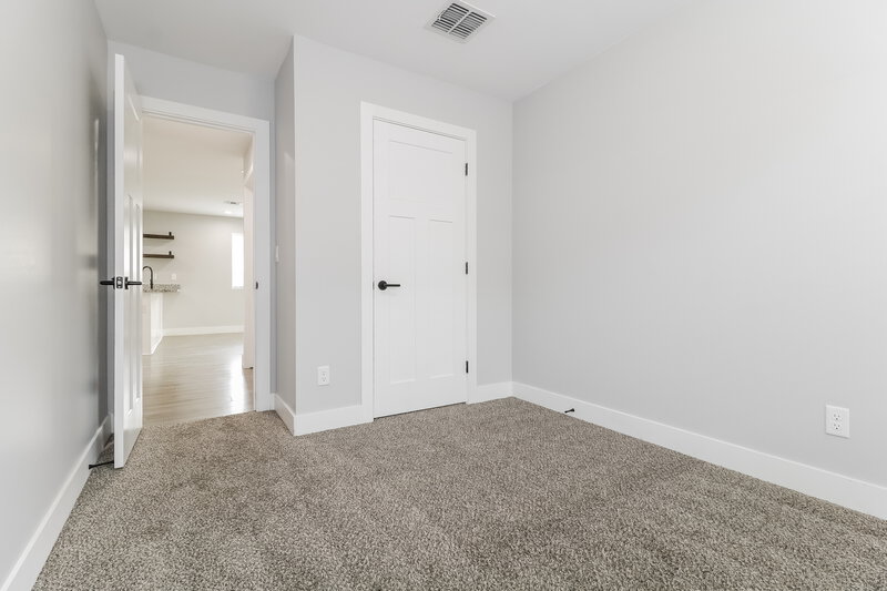 2,030/Mo, 3846 W Tamarisk Ave Phoenix, AZ 85041 Bedroom View 3